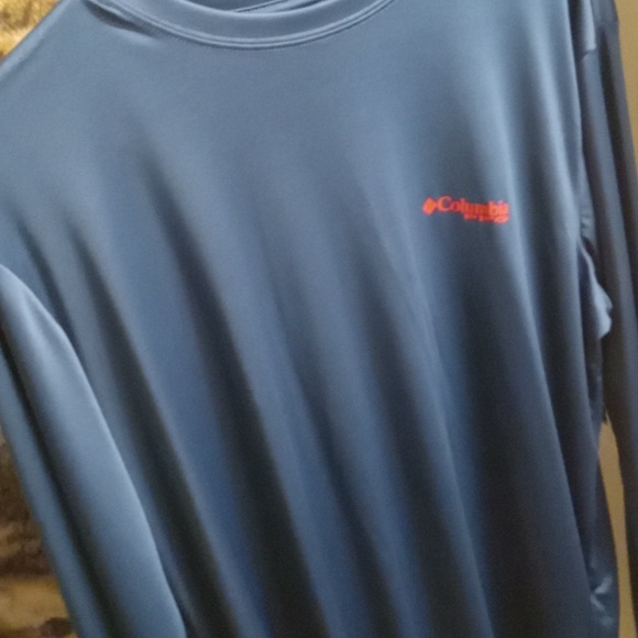 Colombia PFG dry fit long sleeve shirt. Worn once, and from smoke free home - Picture 2 of 2